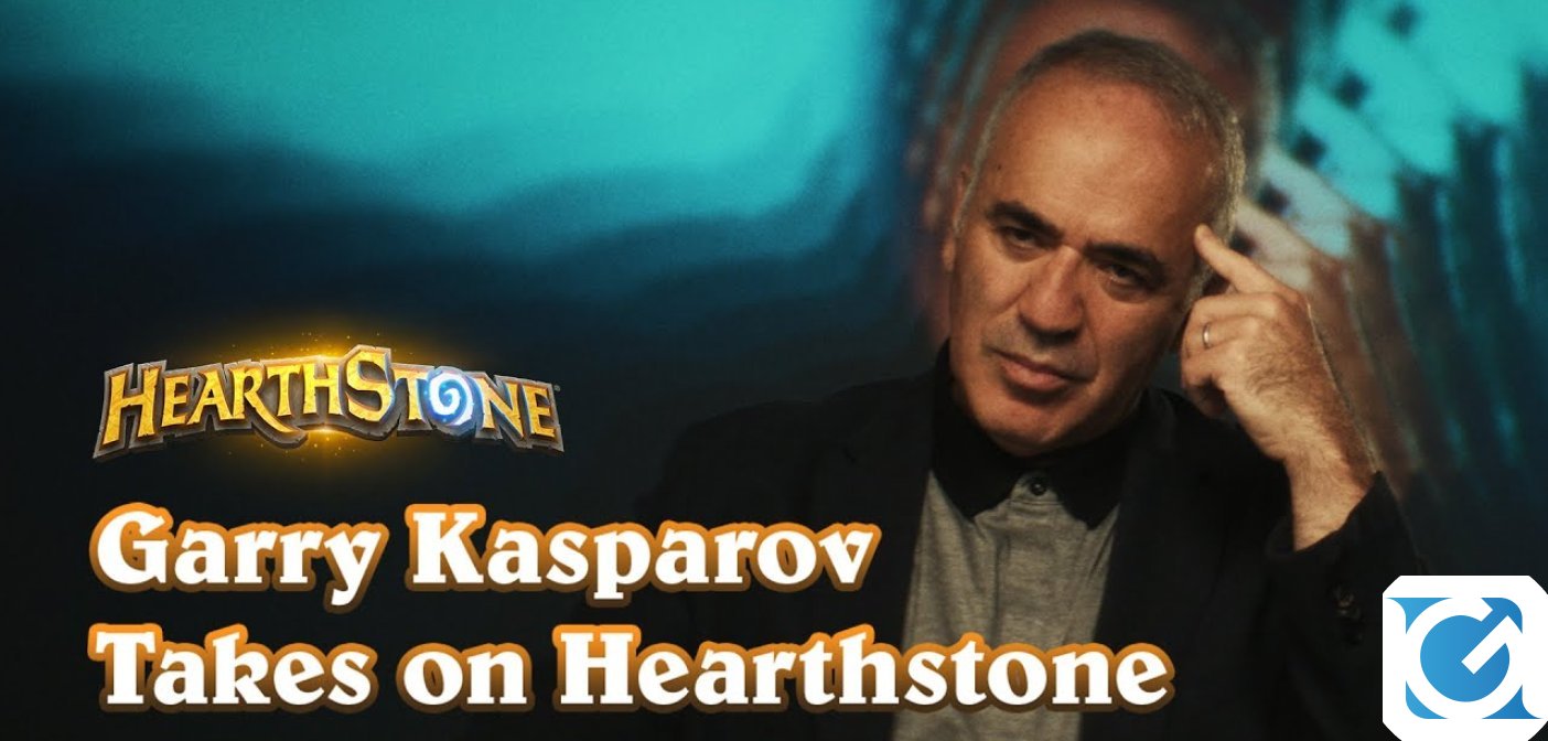 Il grande maestro di scacchi Garry Kasparov gioca a Hearthstone